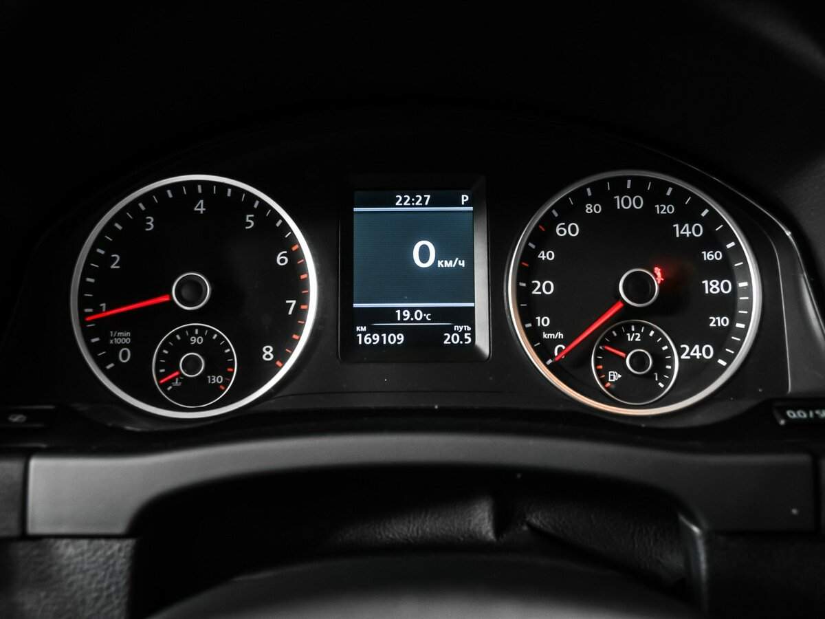 Volkswagen Tiguan 2012 года с пробегом. Фото: #9