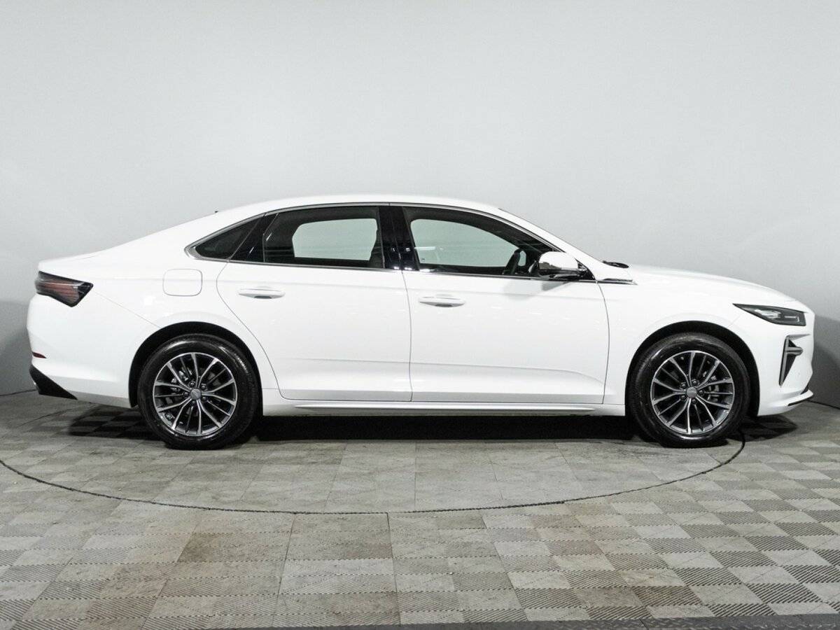 Geely Preface 2024 года с пробегом. Фото: #3