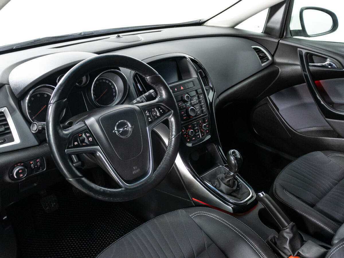 Opel Astra 2015 года с пробегом. Фото: #10