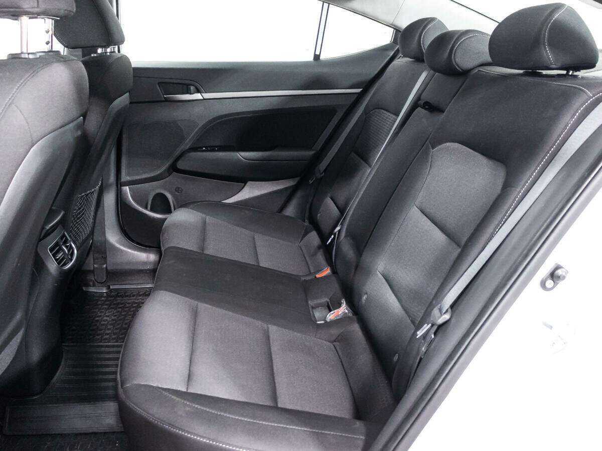 Hyundai Elantra 2017 года с пробегом. Фото: #9
