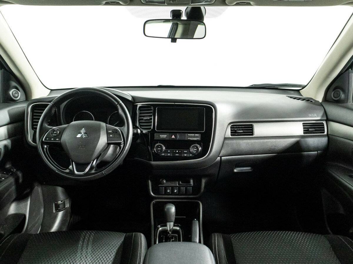 Mitsubishi Outlander 2018 года с пробегом. Фото: #12