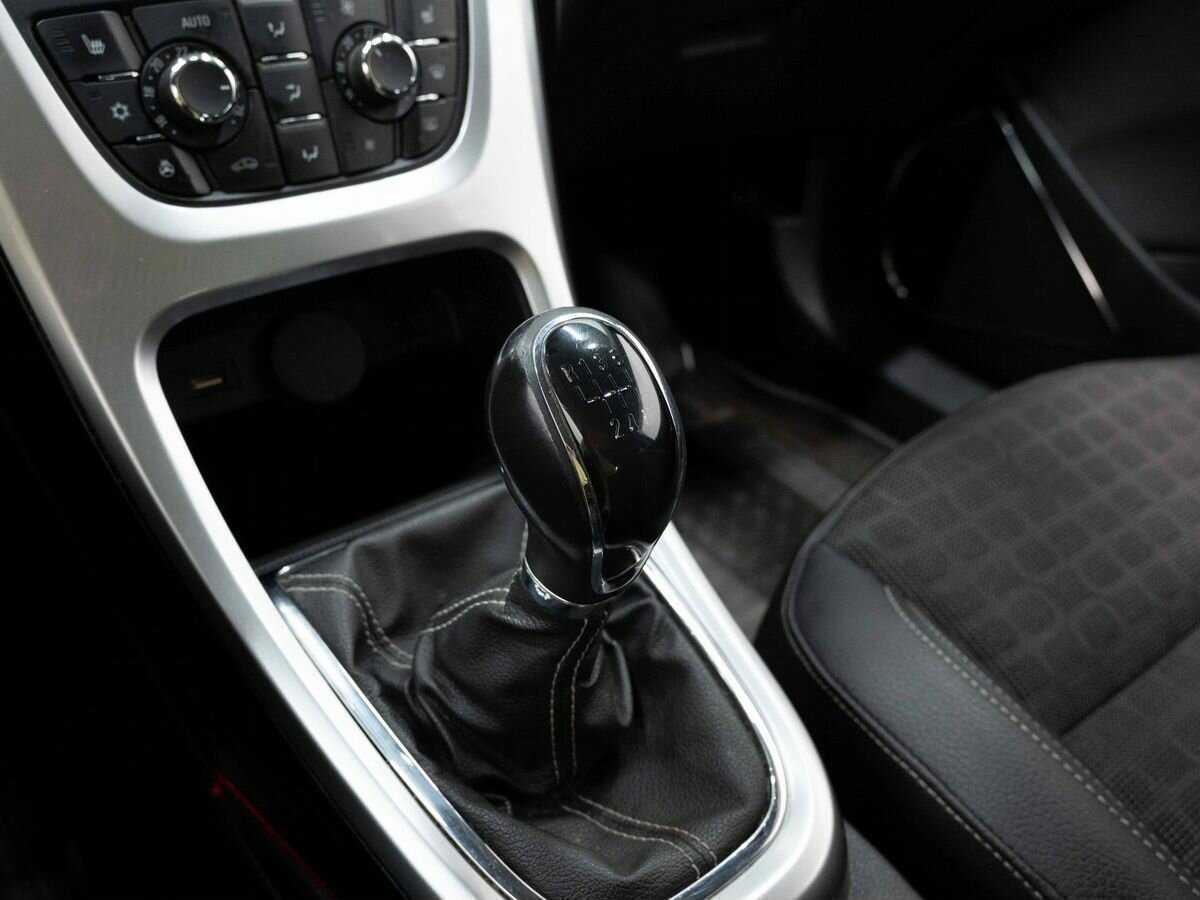 Opel Astra 2013 года с пробегом. Фото: #20