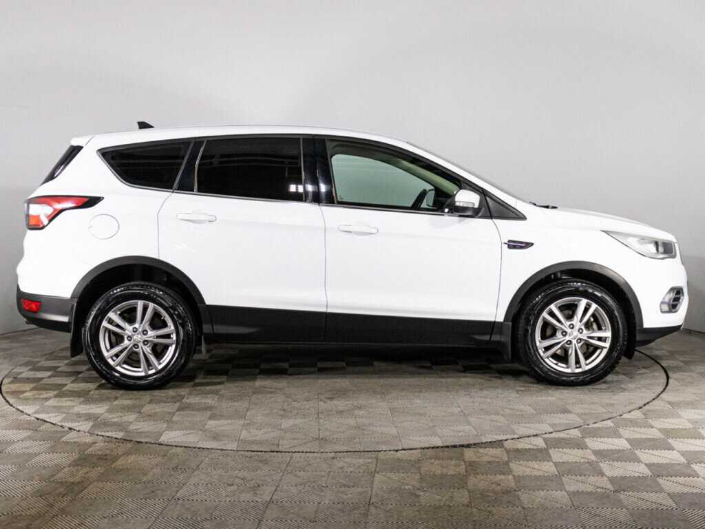 Ford Kuga 2018 года с пробегом. Фото: #3