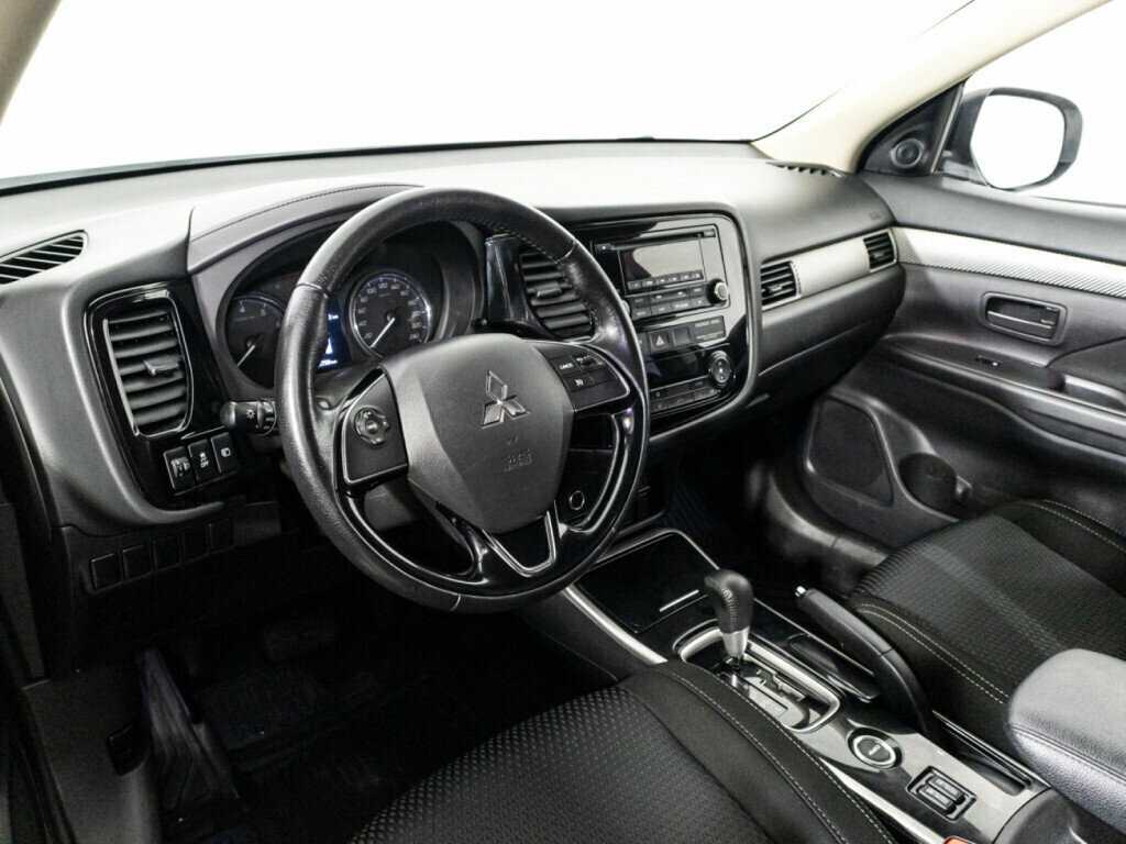 Mitsubishi Outlander 2018 года с пробегом. Фото: #10