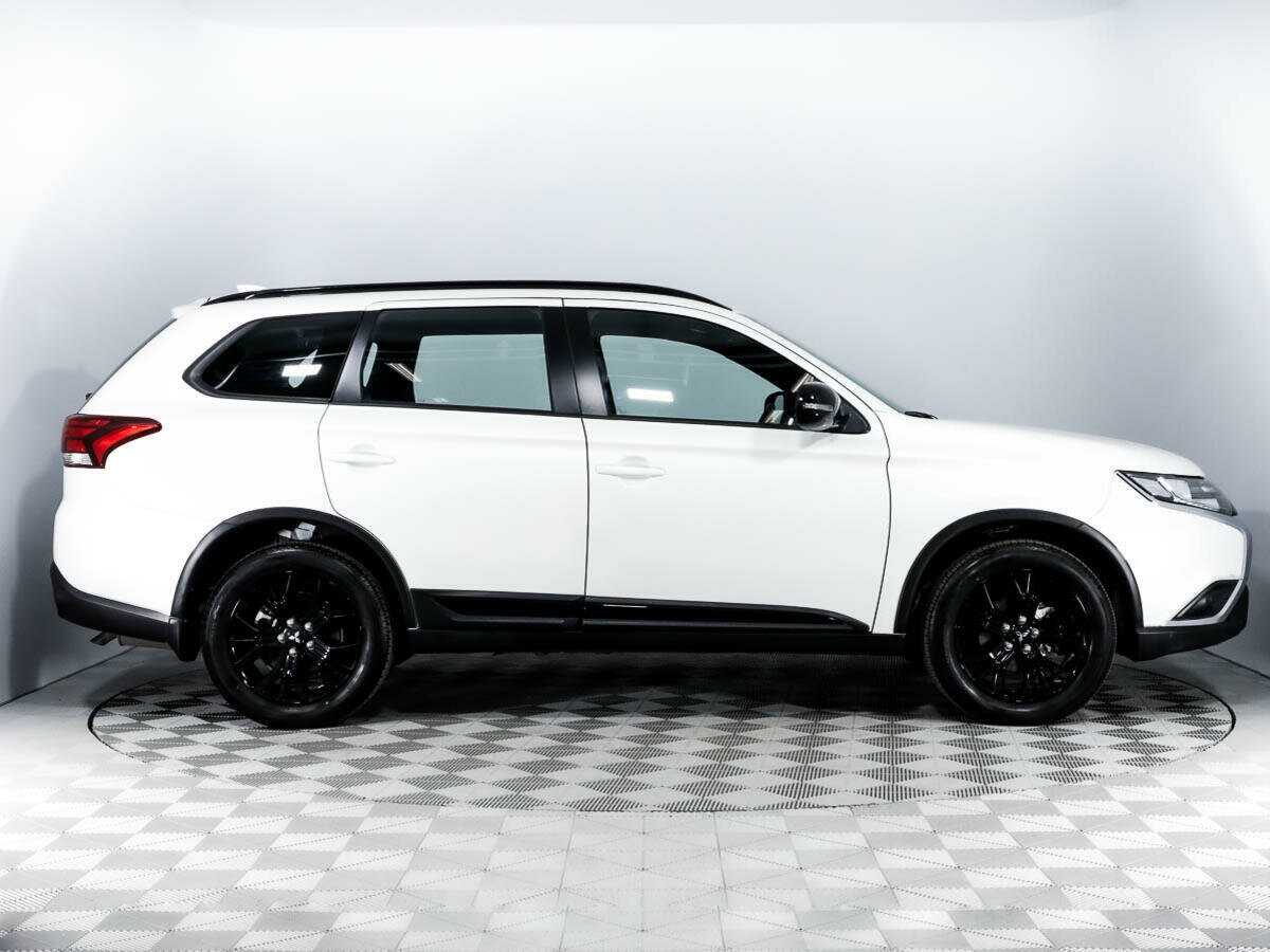 Mitsubishi Outlander 2021 года с пробегом. Фото: #3
