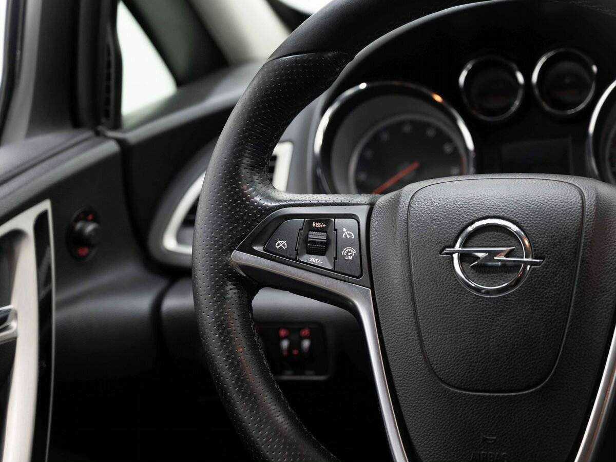Opel Astra 2012 года с пробегом. Фото: #13