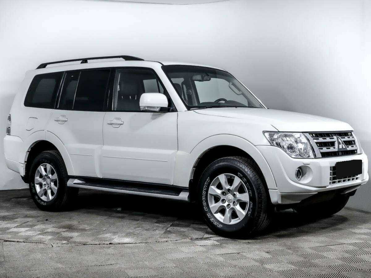Mitsubishi Pajero 2014 года с пробегом. Фото: #2