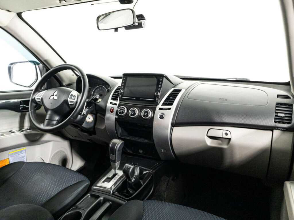 Mitsubishi Pajero Sport 2014 года с пробегом. Фото: #8