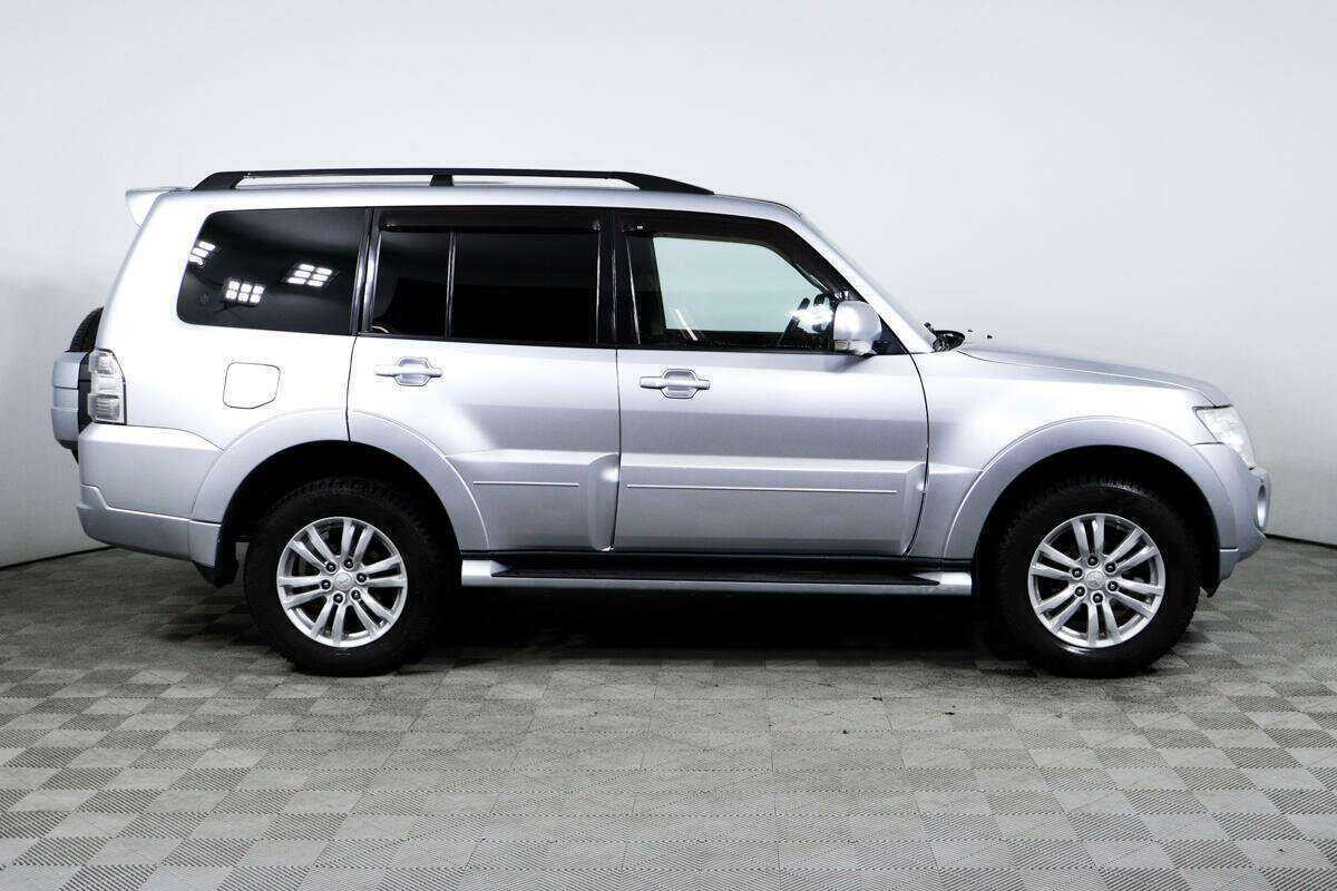 Mitsubishi Pajero 2012 года с пробегом. Фото: #3