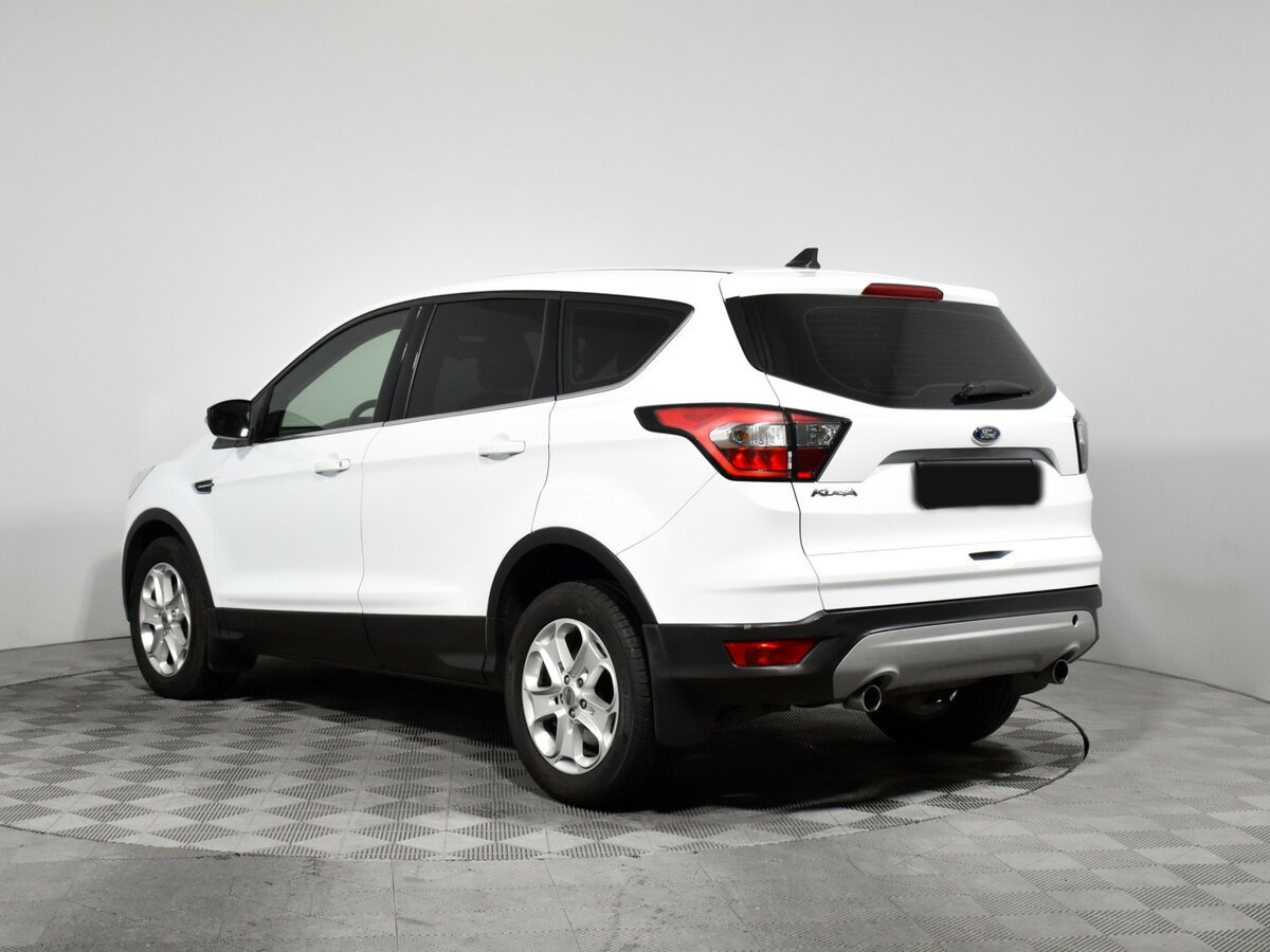 Ford Kuga 2017 года с пробегом. Фото: #4