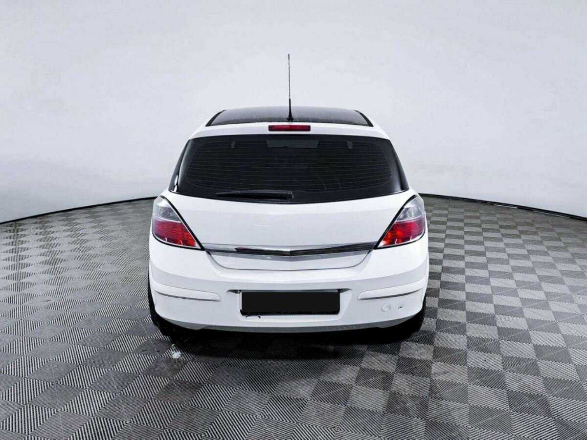 Opel Astra 2012 года с пробегом. Фото: #4