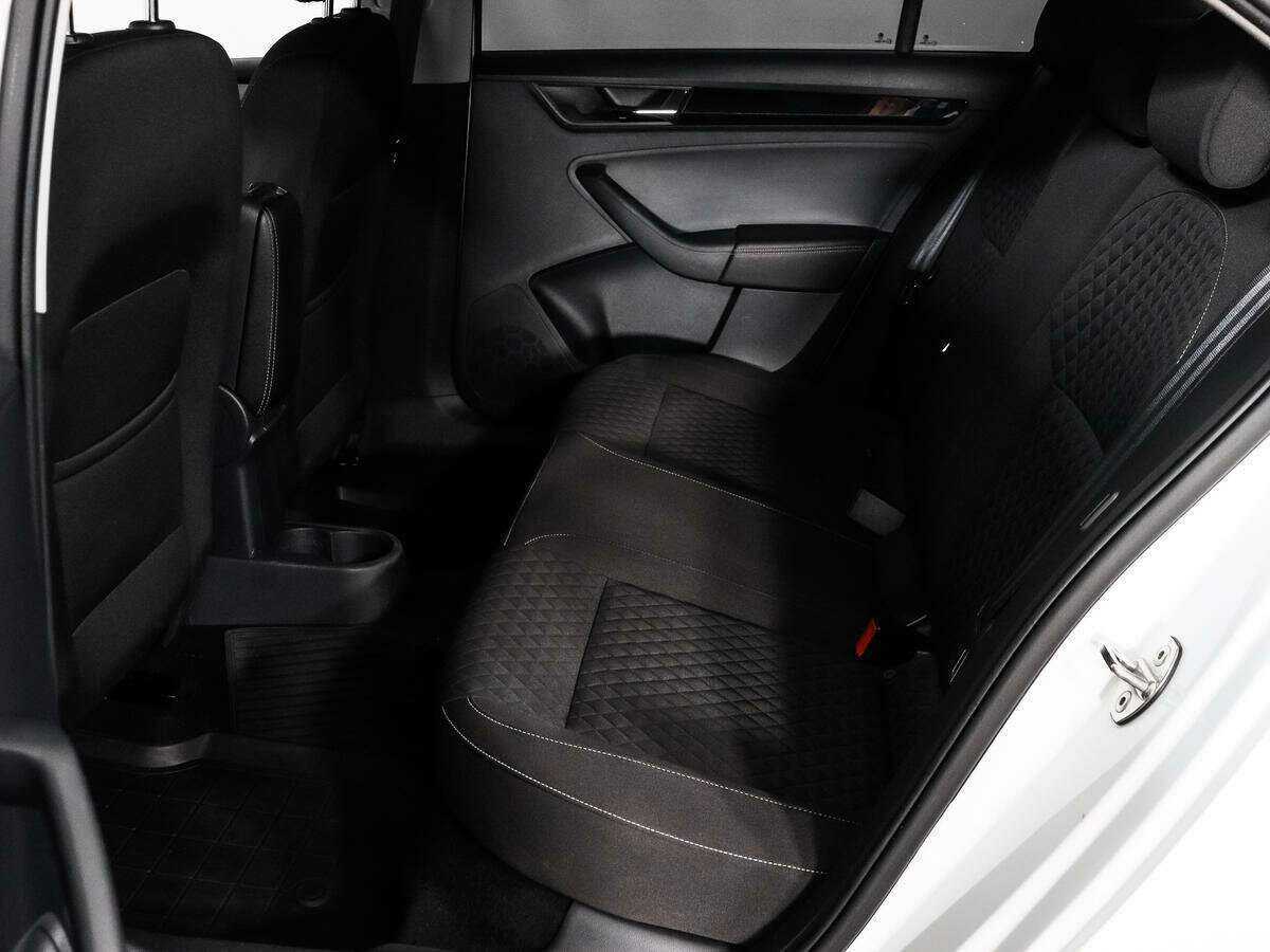 Skoda Rapid 2017 года с пробегом. Фото: #6