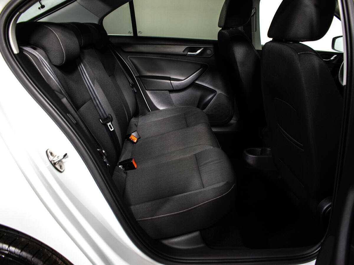 Skoda Rapid 2014 года с пробегом. Фото: #8