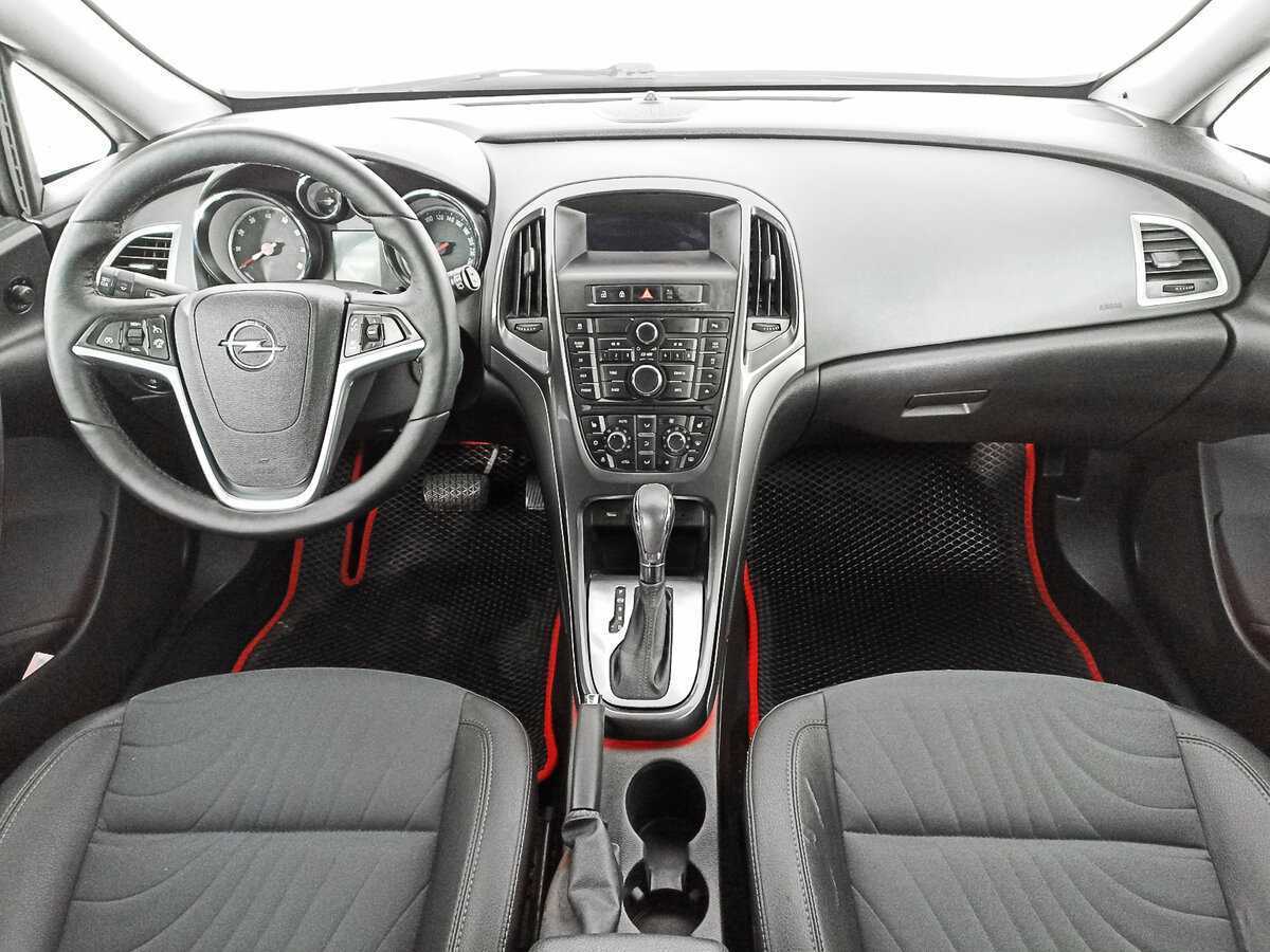 Opel Astra 2013 года с пробегом. Фото: #11