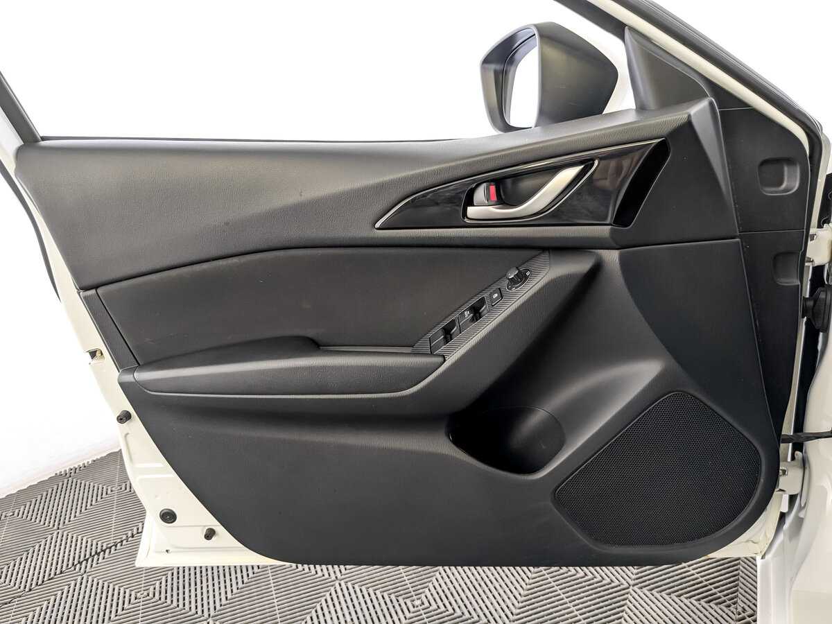 Mazda 3 2015 года с пробегом. Фото: #18