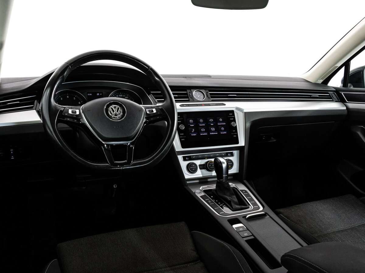 Volkswagen Passat 2018 года с пробегом. Фото: #9