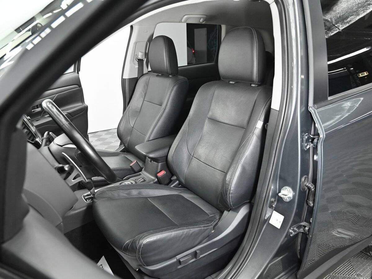 Mitsubishi Outlander 2014 года с пробегом. Фото: #5