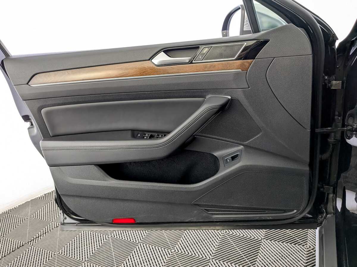 Volkswagen Passat 2018 года с пробегом. Фото: #18