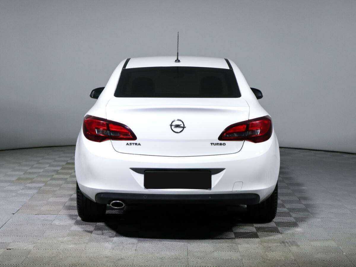 Opel Astra 2013 года с пробегом. Фото: #5