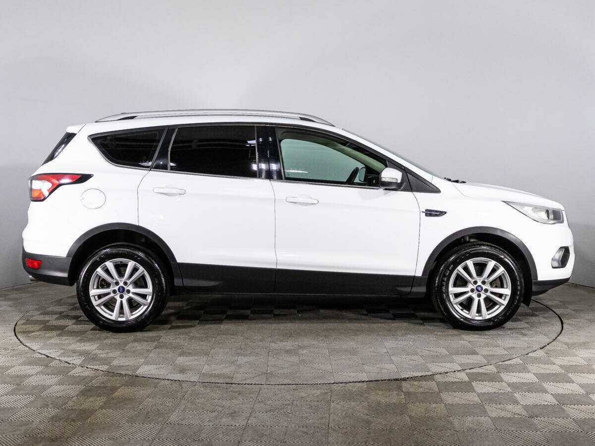 Ford Kuga 2017 года с пробегом. Фото: #3