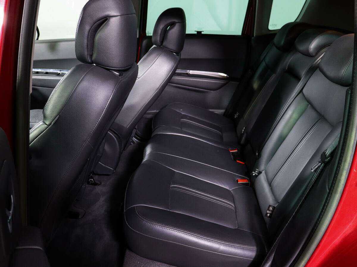 Peugeot 3008 2012 года с пробегом. Фото: #7