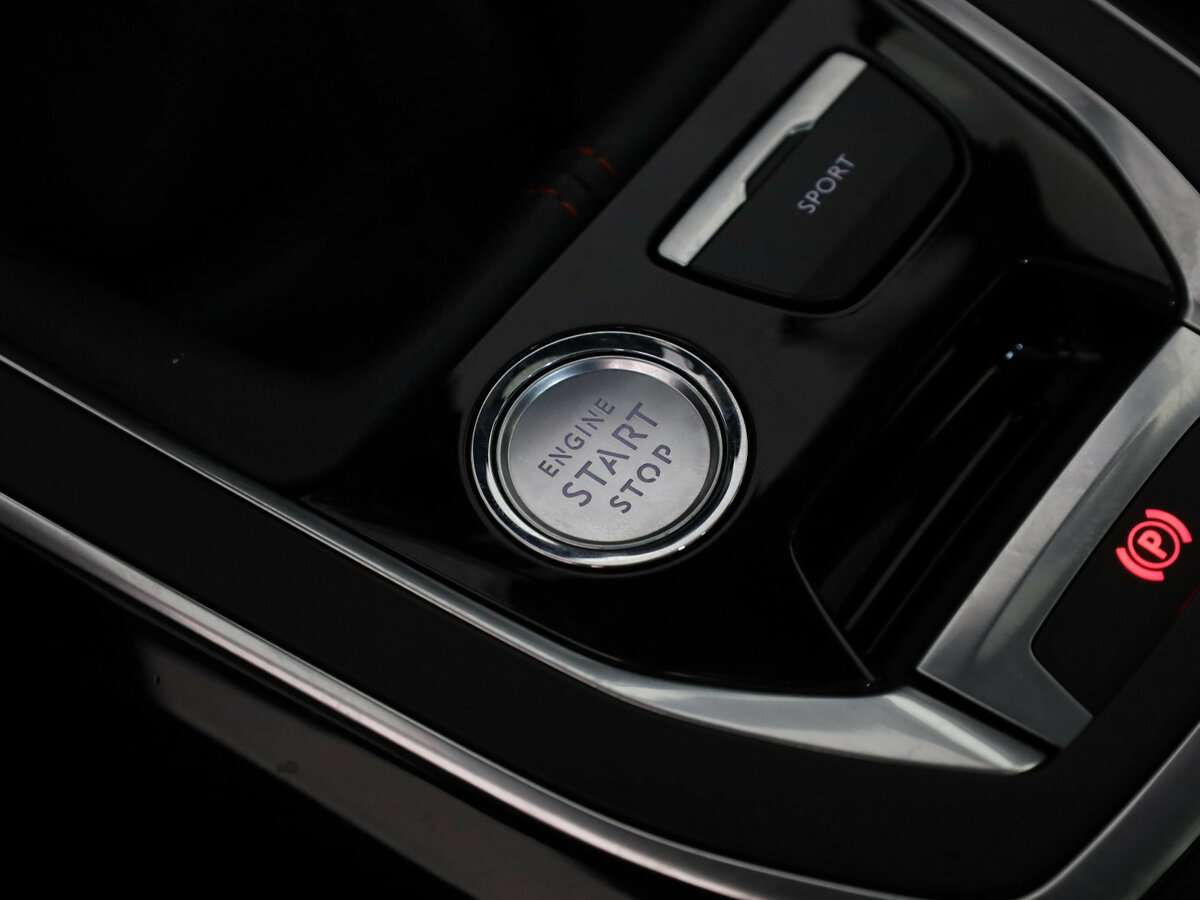 Peugeot 308 2019 года с пробегом. Фото: #12