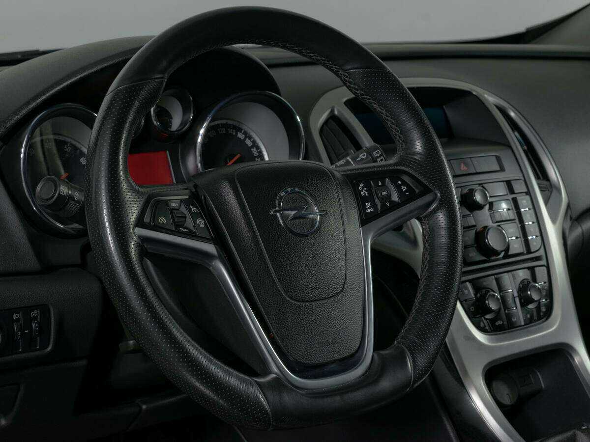 Opel Astra 2012 года с пробегом. Фото: #13