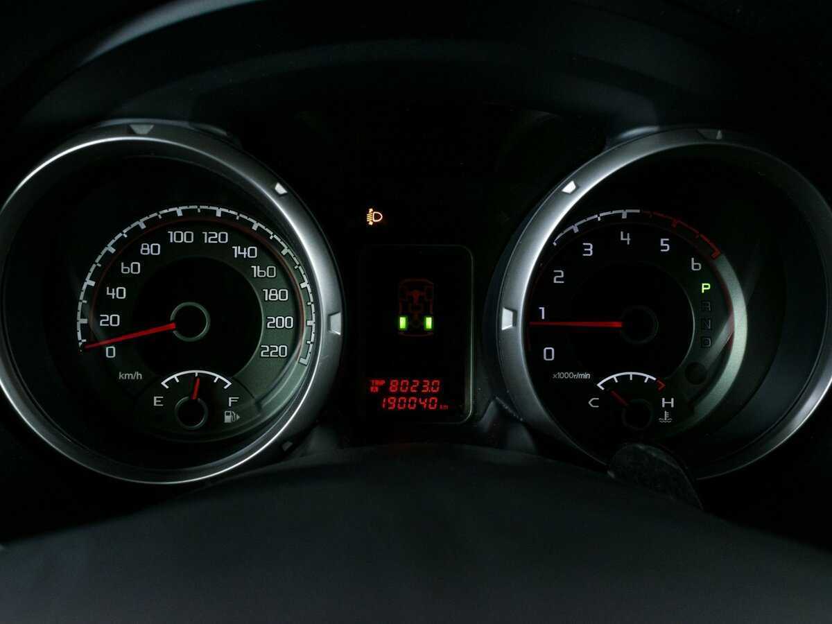 Mitsubishi Pajero 2013 года с пробегом. Фото: #10