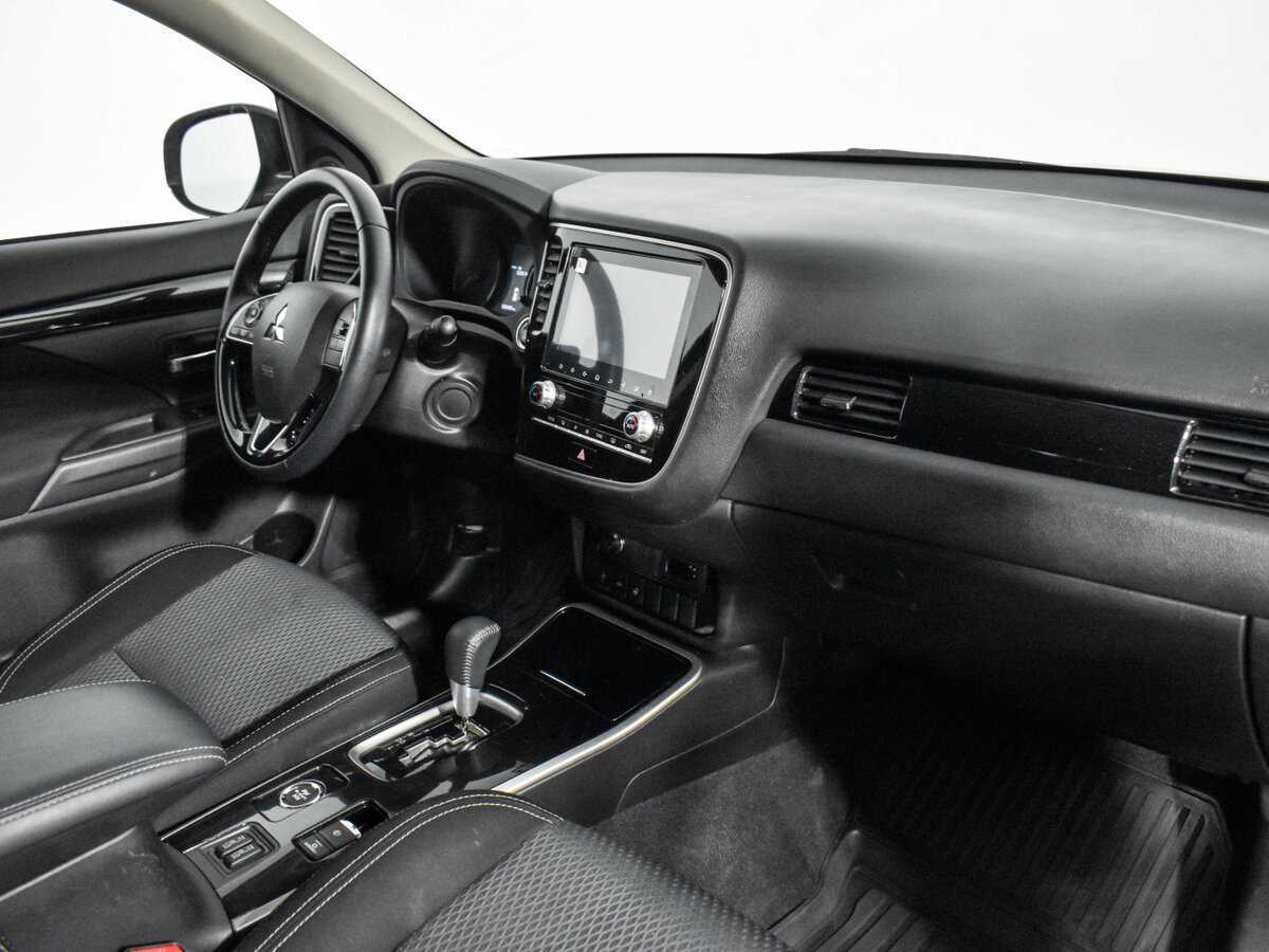 Mitsubishi Outlander 2021 года с пробегом. Фото: #13