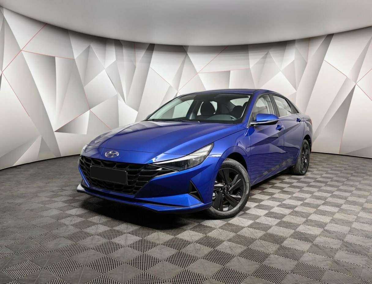 Hyundai Elantra 2022 года с пробегом. Посмотреть фото