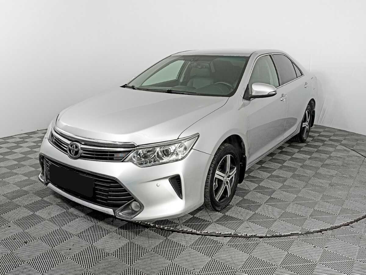 Toyota Camry 2015 года с пробегом. Посмотреть фото