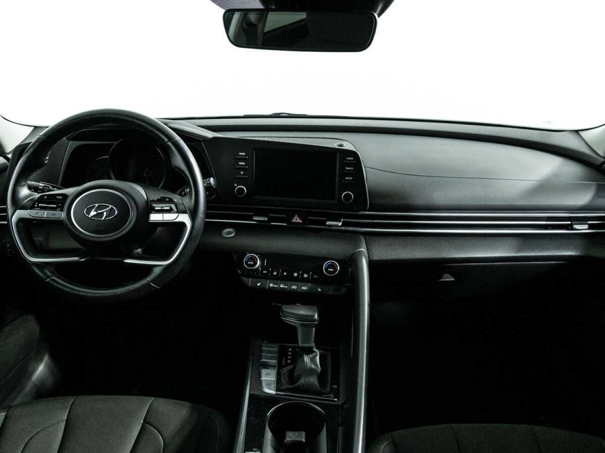 Hyundai Elantra 2021 года с пробегом. Фото: #12
