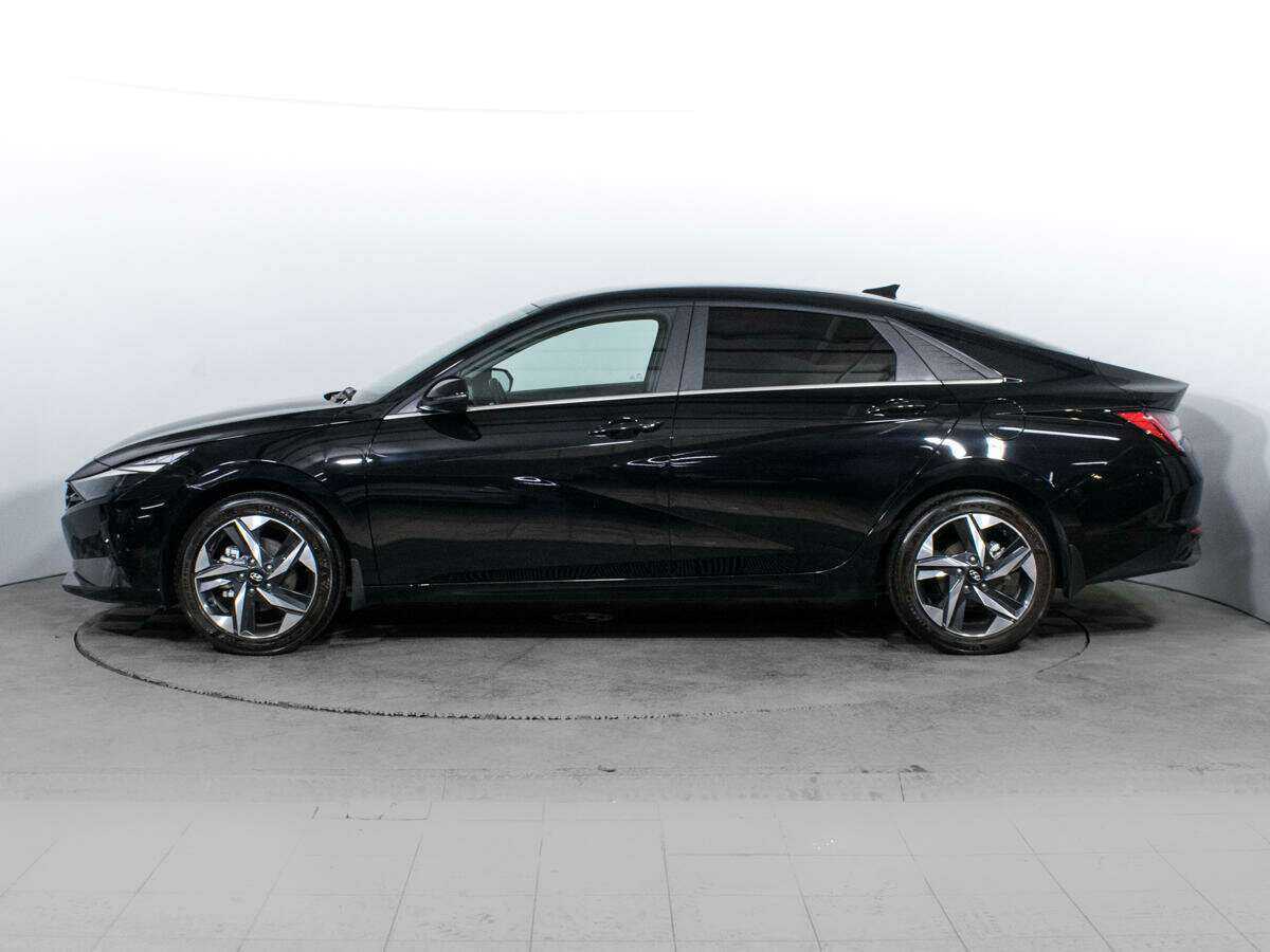 Hyundai Elantra 2023 года с пробегом. Фото: #7