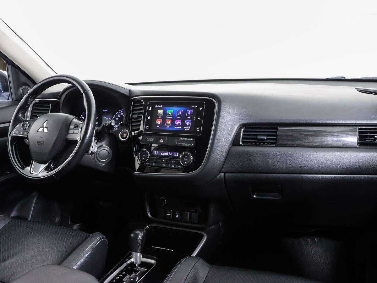 Mitsubishi Outlander 2018 года с пробегом. Фото: #8