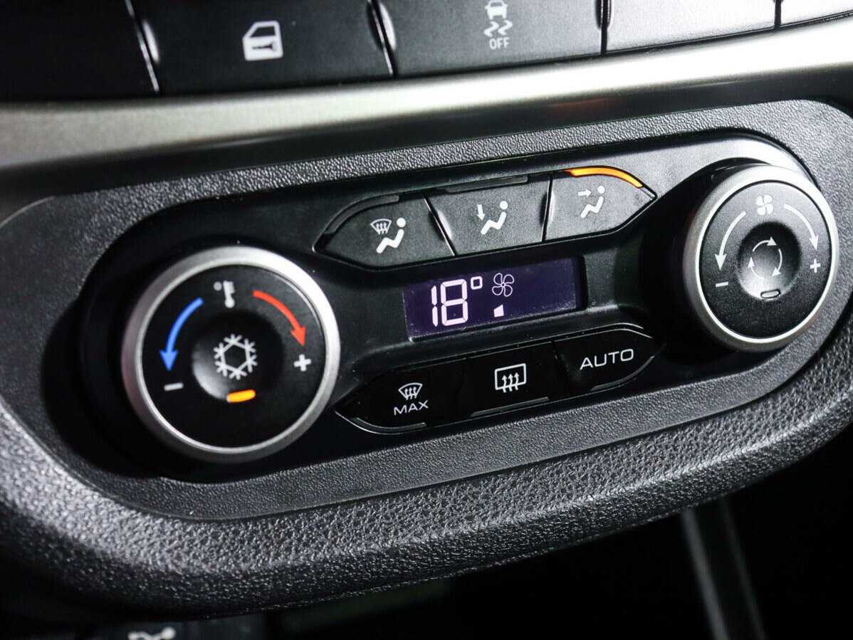 Lada (ВАЗ) Vesta 2019 года с пробегом. Фото: #12