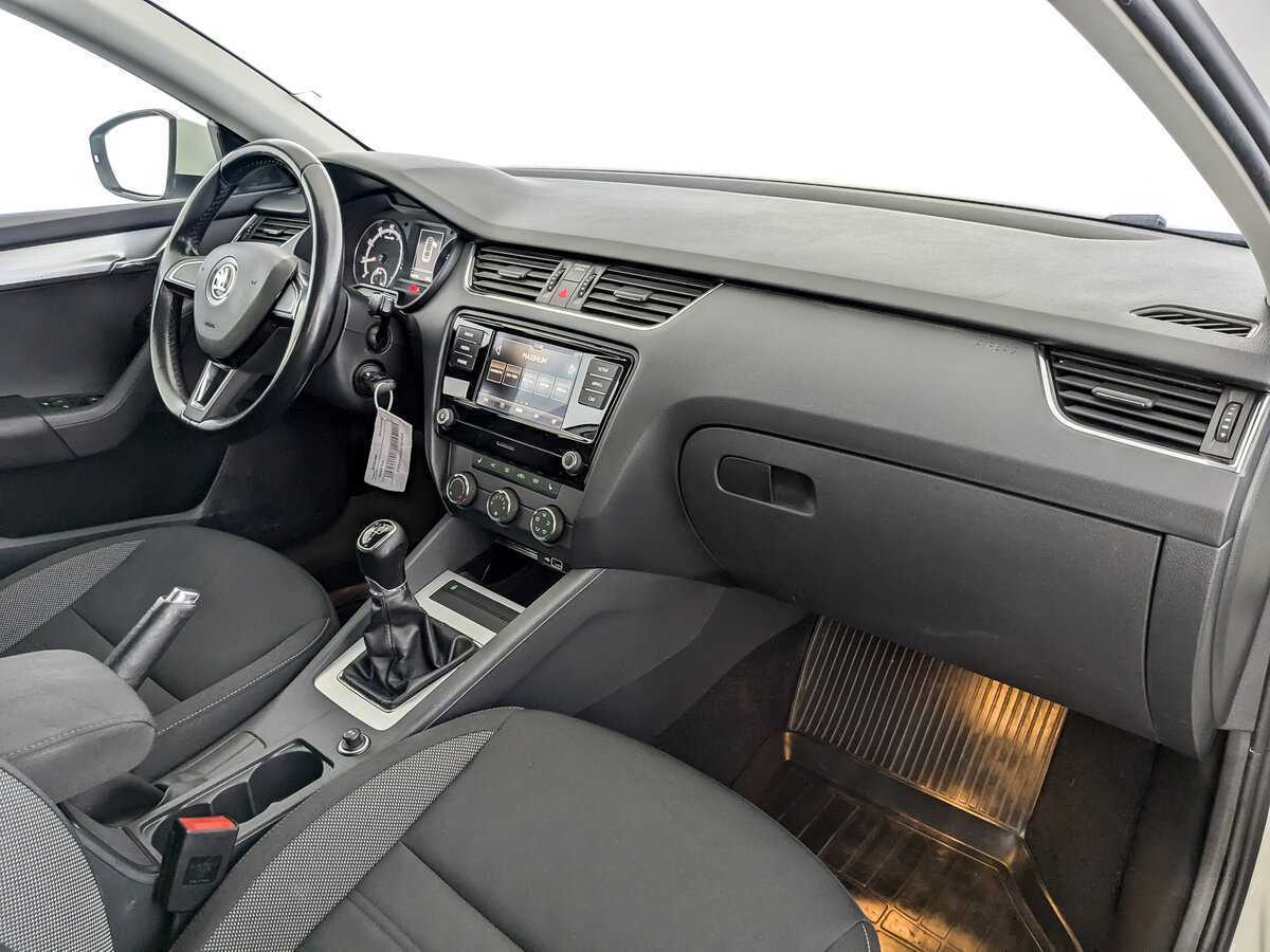 Skoda Octavia 2019 года с пробегом. Фото: #10