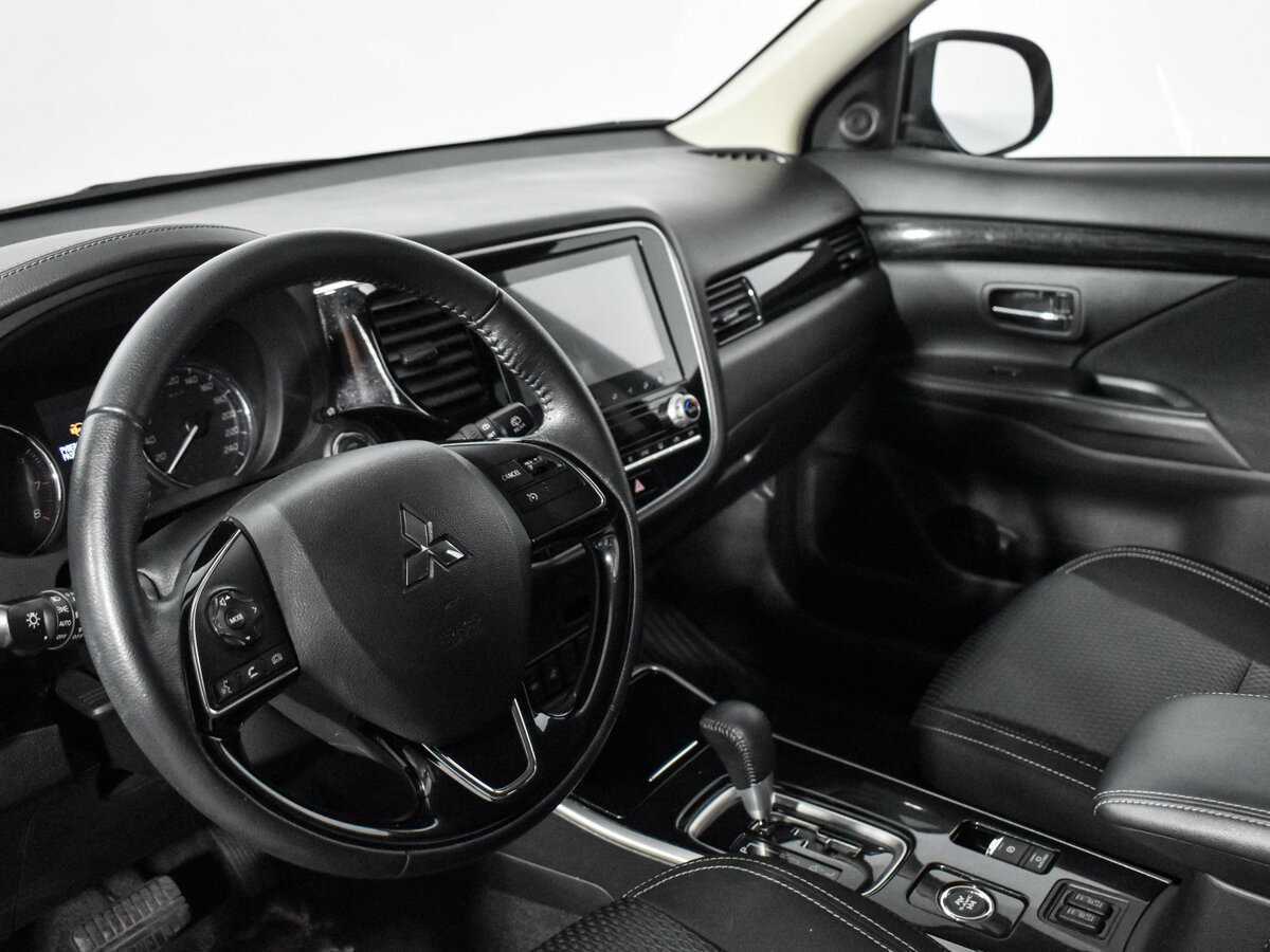Mitsubishi Outlander 2021 года с пробегом. Фото: #7