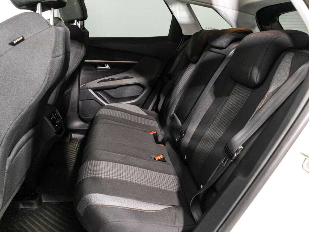 Peugeot 3008 2017 года с пробегом. Фото: #9