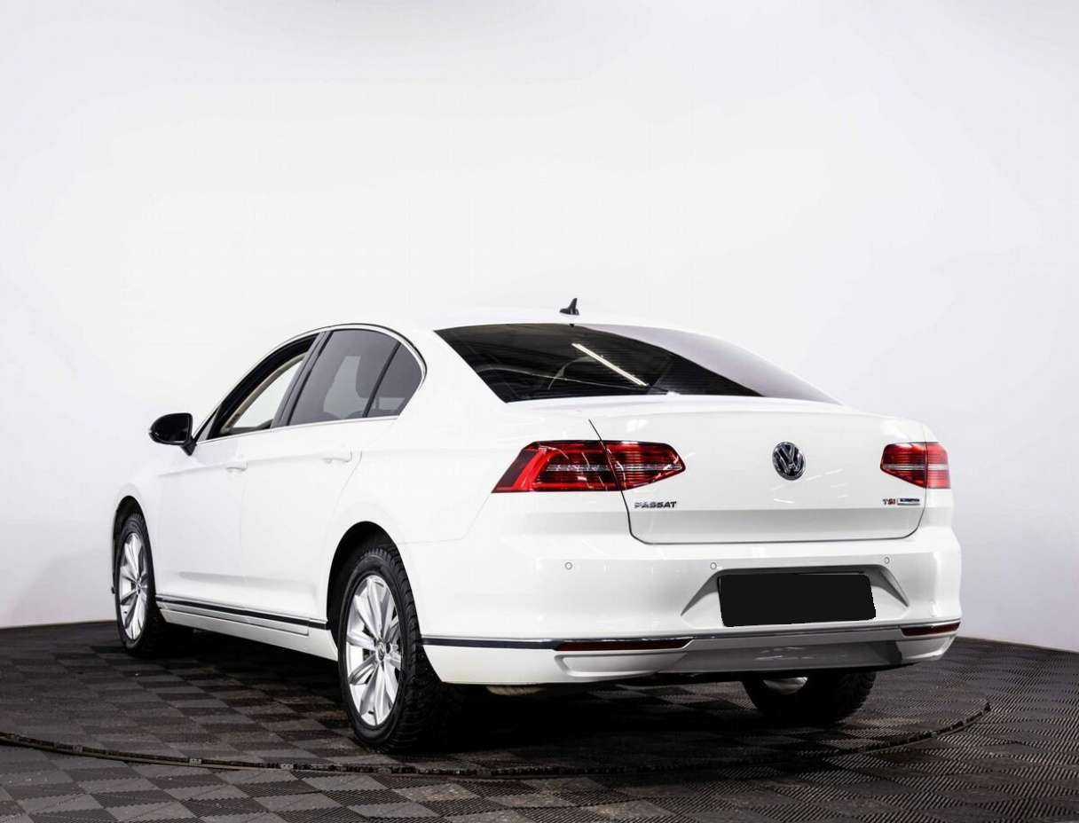 Volkswagen Passat 2016 года с пробегом. Фото: #3