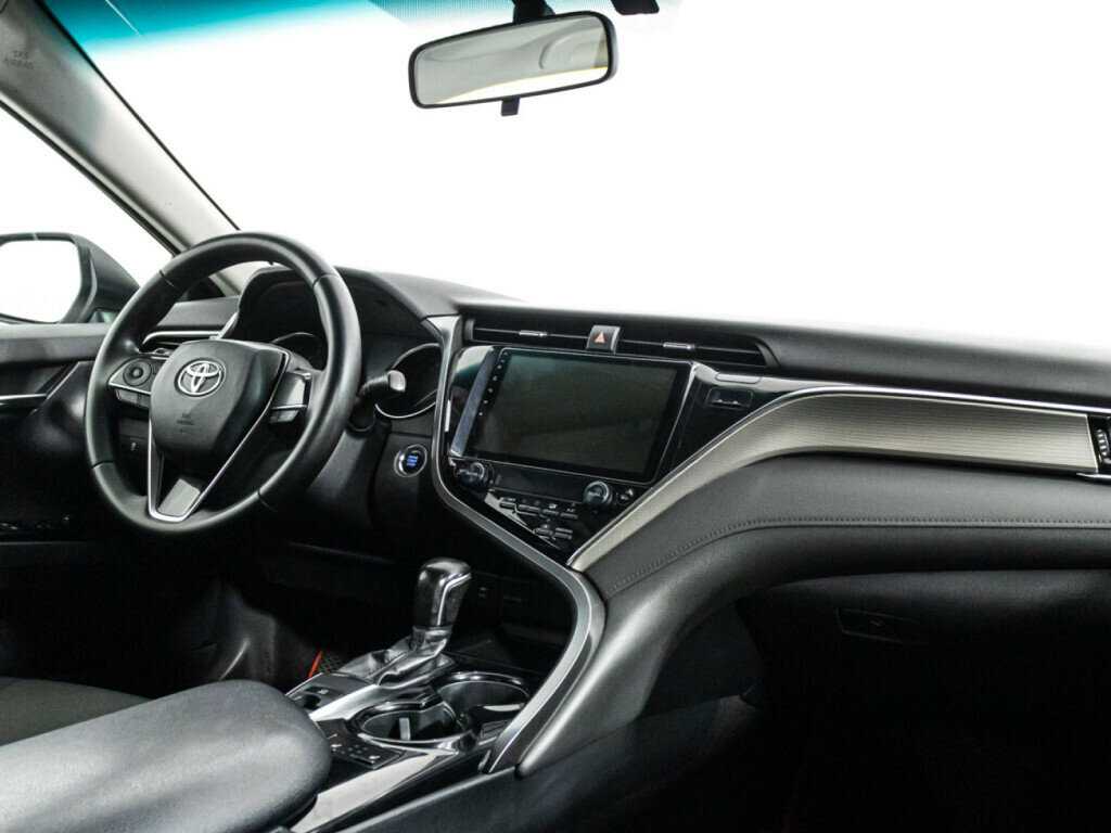Toyota Camry 2018 года с пробегом. Фото: #8