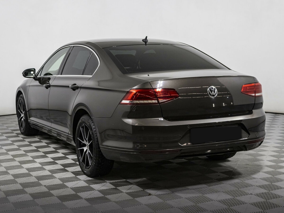Volkswagen Passat 2017 года с пробегом. Фото: #5