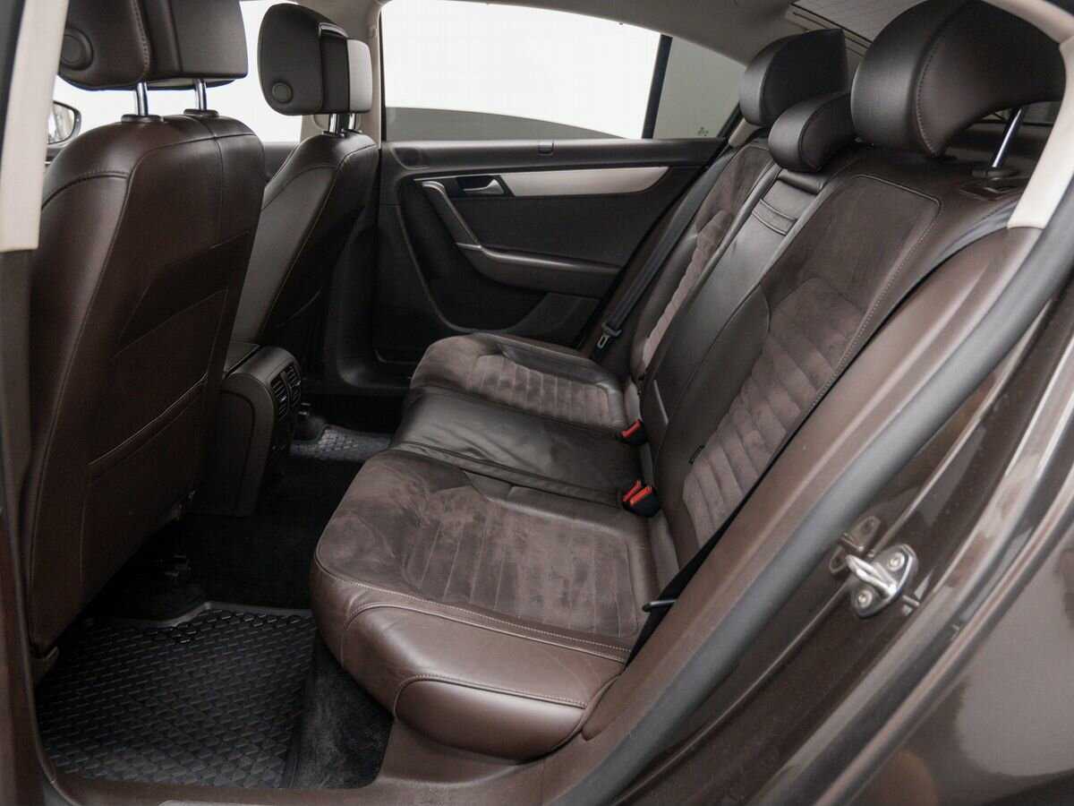 Volkswagen Passat 2012 года с пробегом. Фото: #12