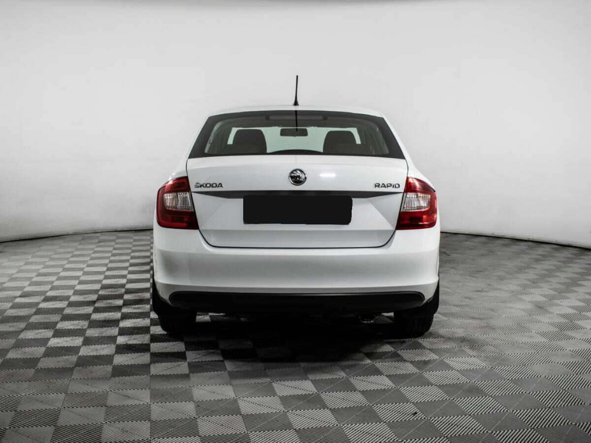 Skoda Rapid 2014 года с пробегом. Фото: #4