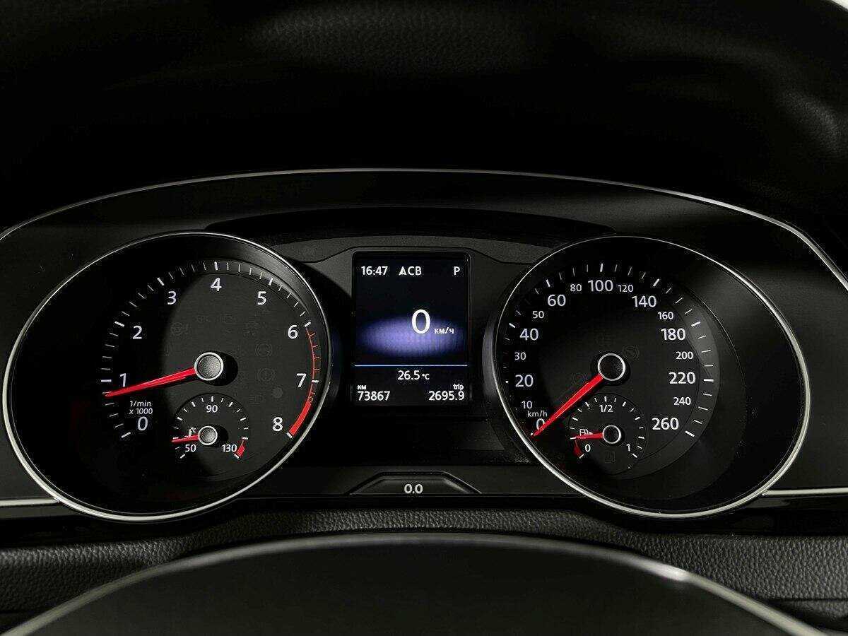 Volkswagen Passat 2018 года с пробегом. Фото: #8