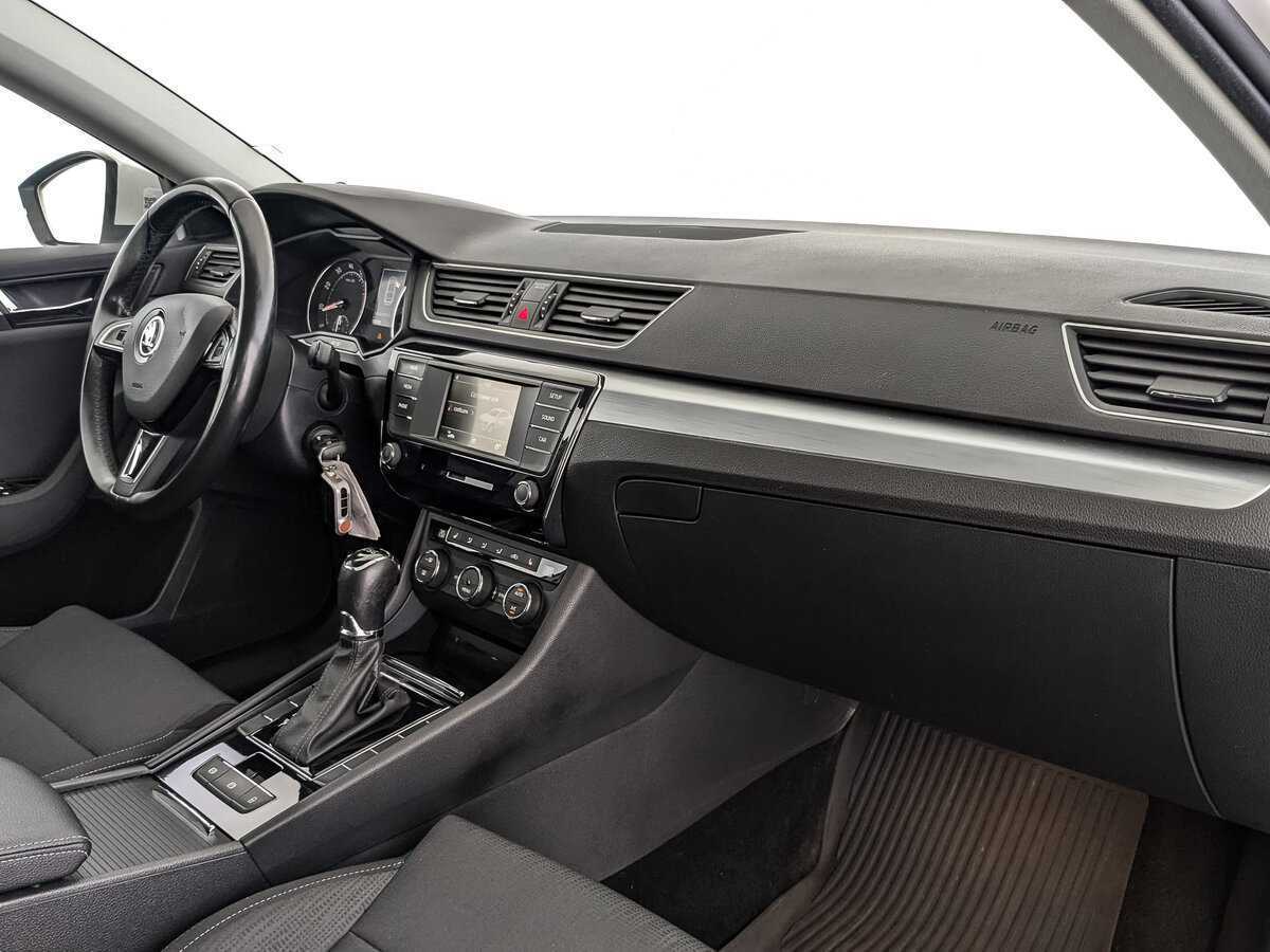 Skoda Superb 2017 года с пробегом. Фото: #12