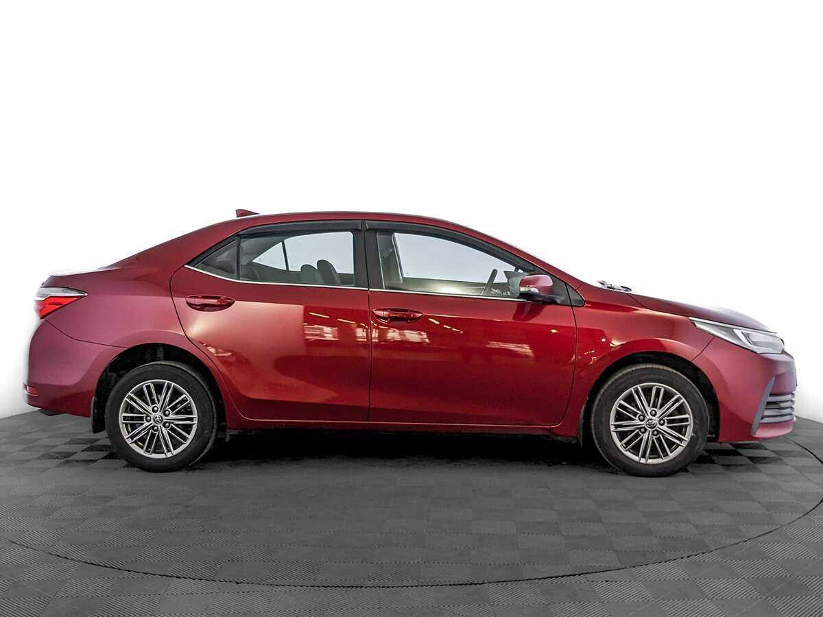 Toyota Corolla 2018 года с пробегом. Фото: #3
