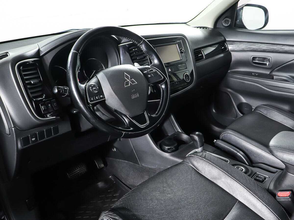 Mitsubishi Outlander 2015 года с пробегом. Фото: #12
