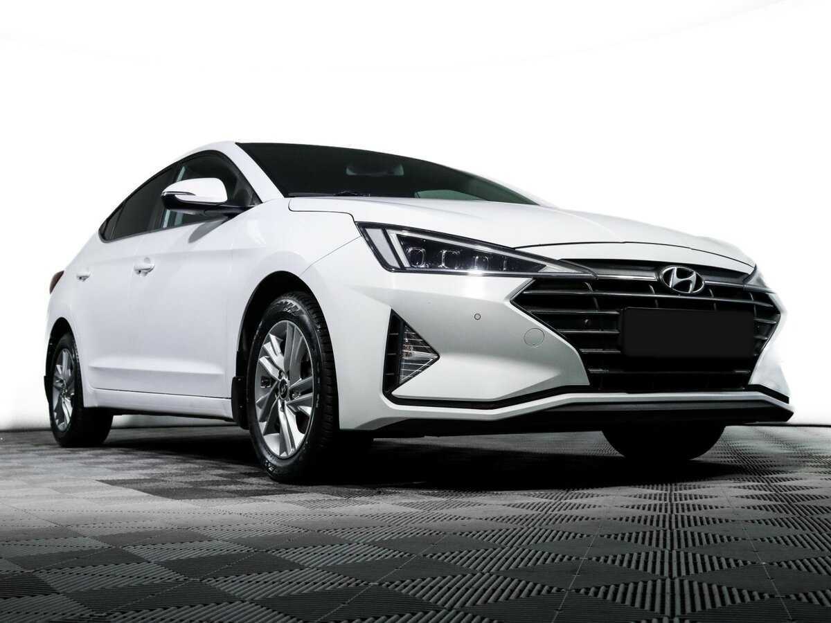 Hyundai Elantra 2020 года с пробегом. Фото: #18
