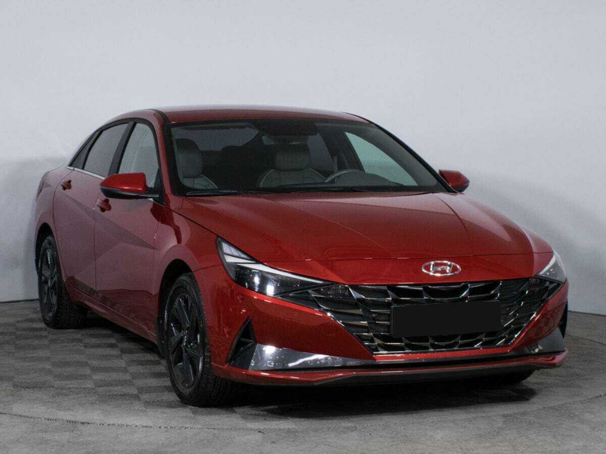 Hyundai Elantra 2021 года с пробегом. Фото: #2