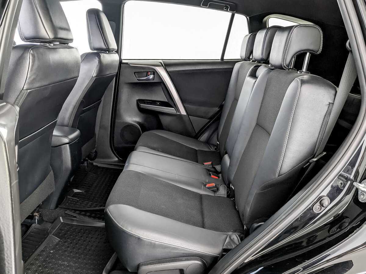 Toyota RAV4 2017 года с пробегом. Фото: #11